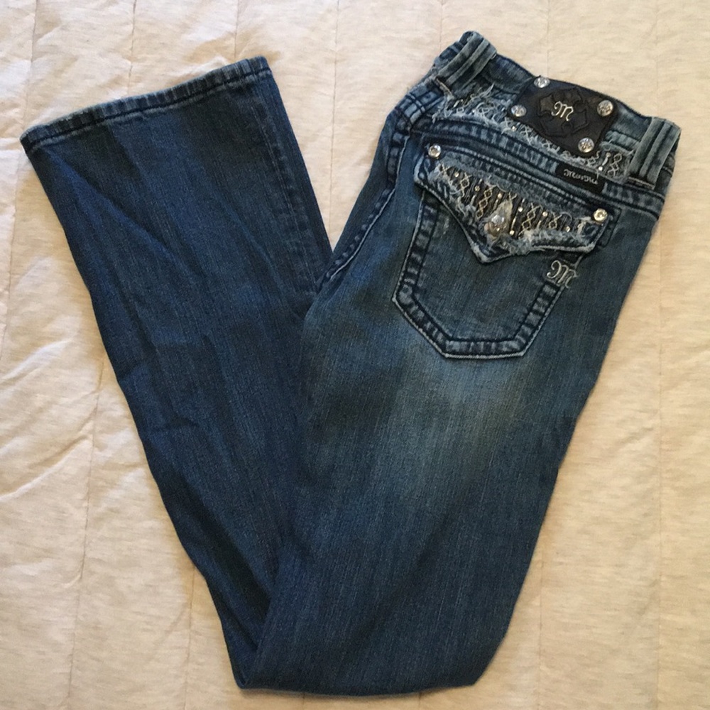 Miss Me Jeans with grey pocket stitching
